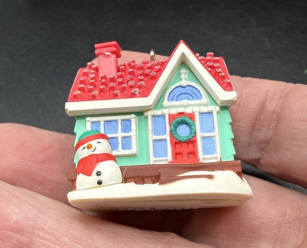 Hallmark Holiday House Magic light snowman mini Christmas Ornament No Box Lo22